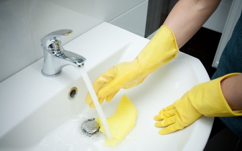 vệ sinh lavabo