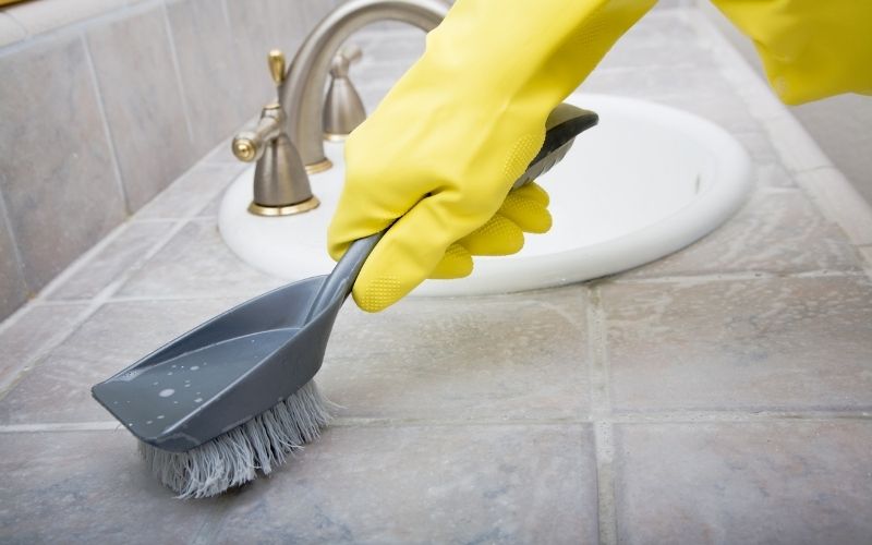 vệ sinh chậu rửa mặt