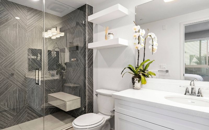 Gợi ý mẫu thiết kế phòng tắm nhỏ 4m2 | Có vách tắm kính