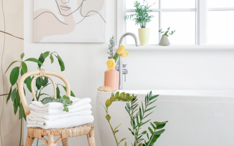 trang trí phòng tắm với cây xanh