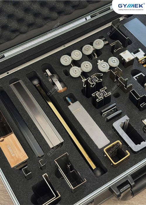 vali hộp mẫu demo sản phẩm phòng tắm kính GYME