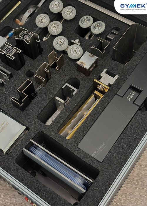 vali hộp mẫu demo sản phẩm phòng tắm kính GYME