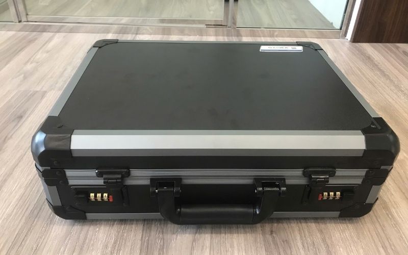 vali hộp mẫu demo sản phẩm phòng tắm kính GYME