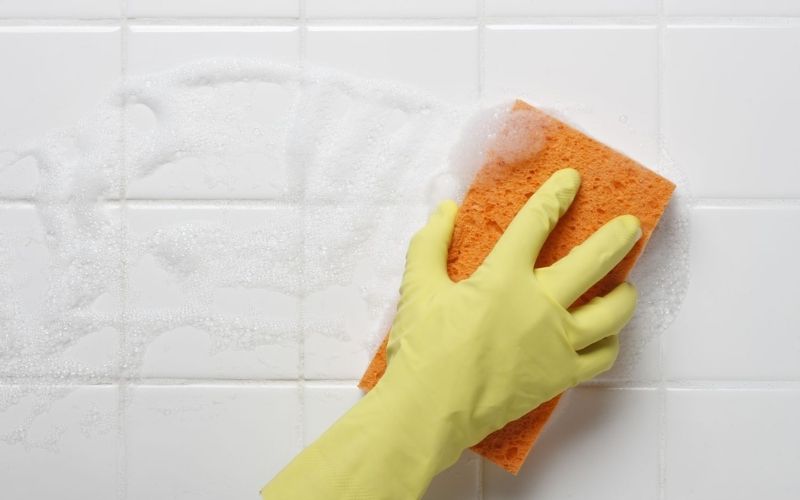 Cách tẩy trắng sàn nhà vệ sinh đơn giản