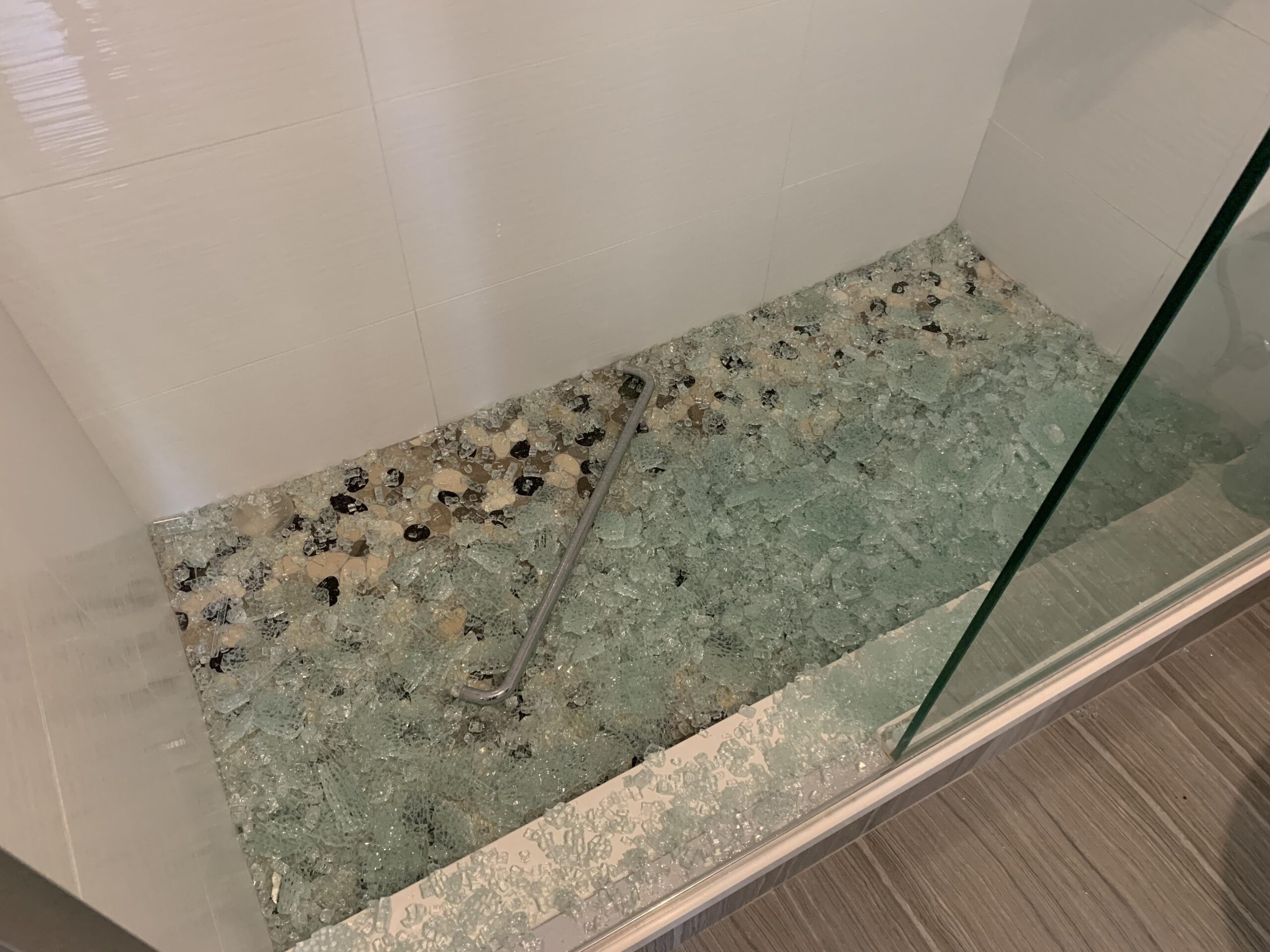 Kính cường lực bị nứt vỡ