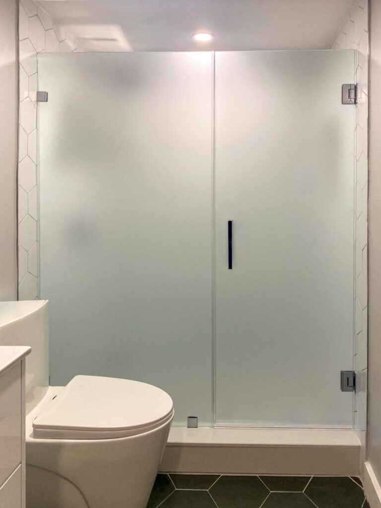 kính mờ phòng tắm